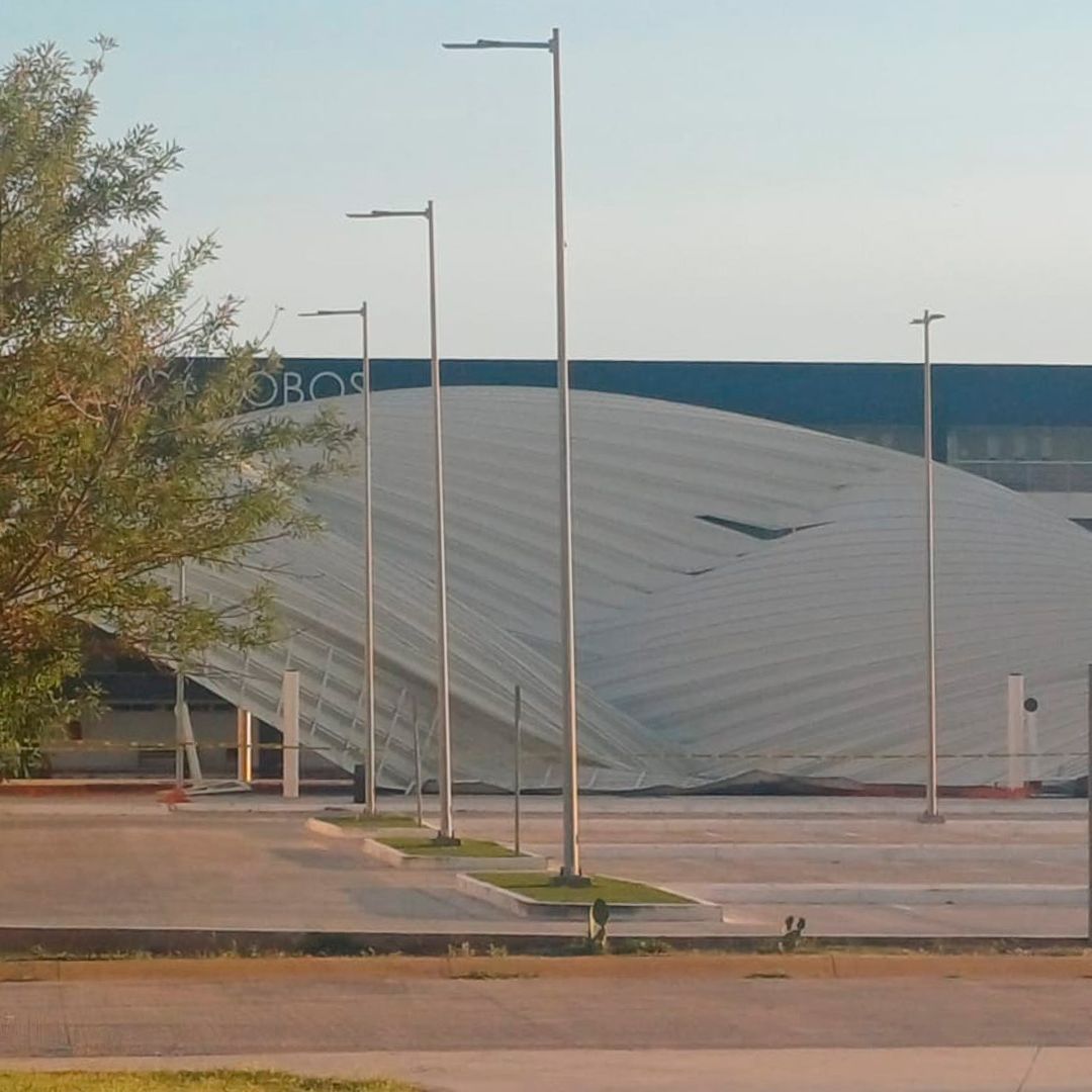 Cae Domo de UAD Después de Fuertes Ráfagas de Viento en La Laguna